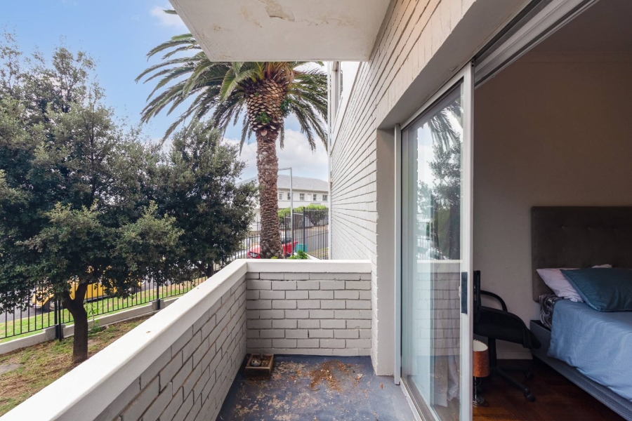 2 Bedroom Property for Sale in Vredehoek Western Cape